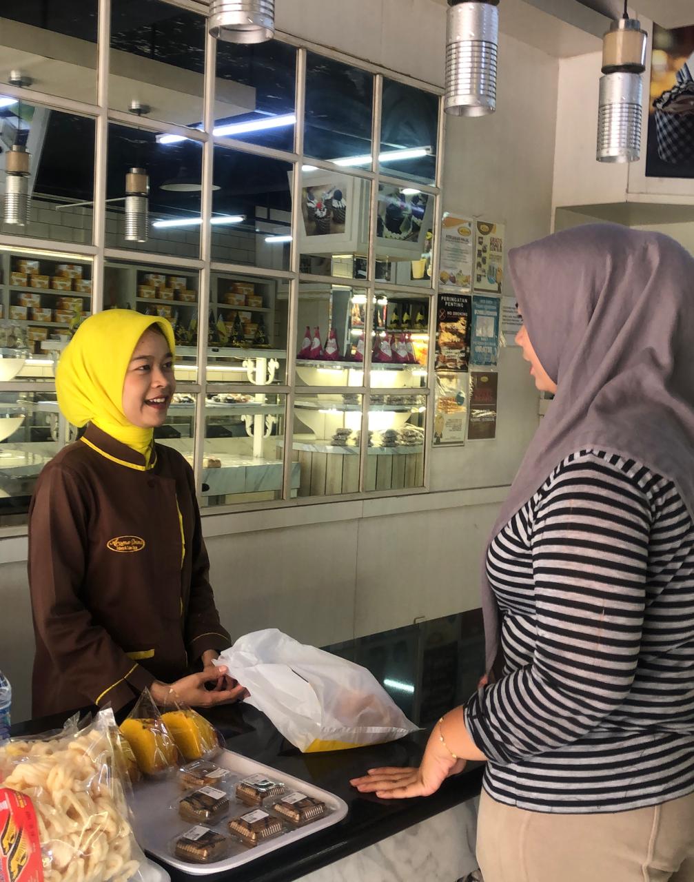 Dokumentasi dengan Manager Aroma Bakery